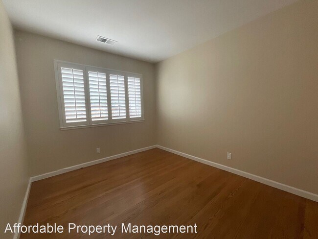 Building Photo - 3 br, 2 bath House - 5015 Foxboro Drive