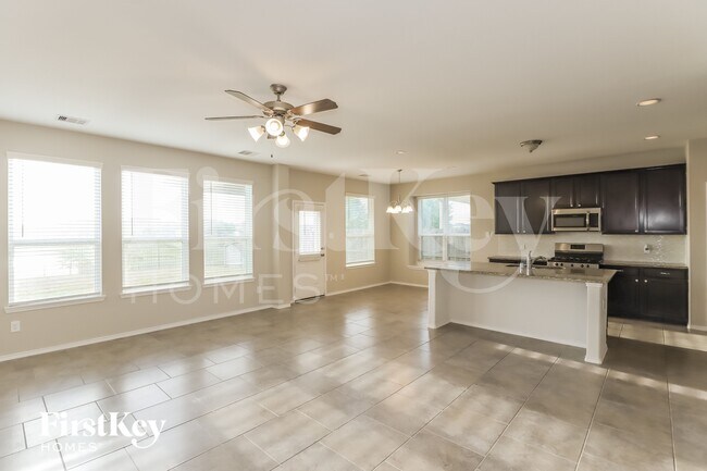 Foto del edificio - 5010 Naples Grove Ln