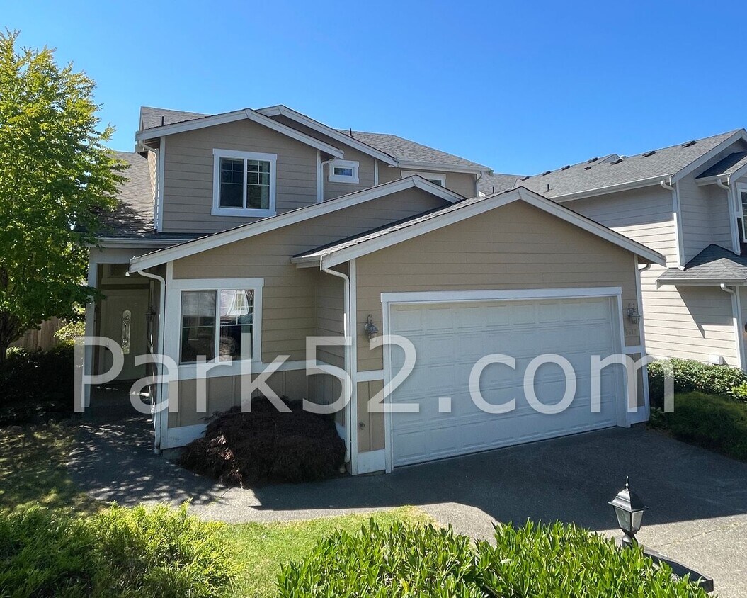 Foto principal - 3 Bedroom Home in University Place