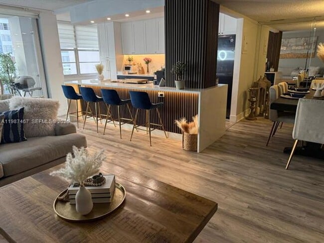 Building Photo - 18061 Biscayne Blvd