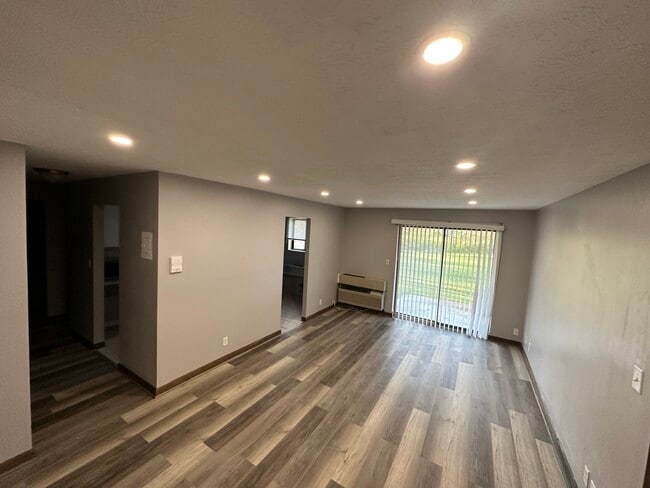 Building Photo - 27441 Westown Blvd