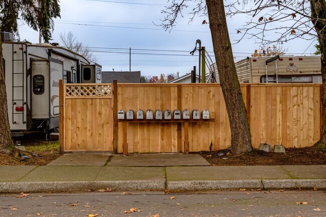 Foto del edificio - 111-Front St - RV - Front St Commons