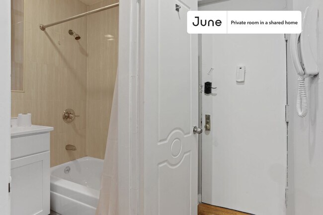 Building Photo - Room in Shared 3 bed/1 bath home in Upper West Side