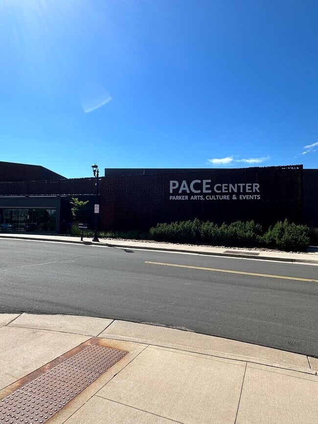 Foto del edificio - Parker Rowhome