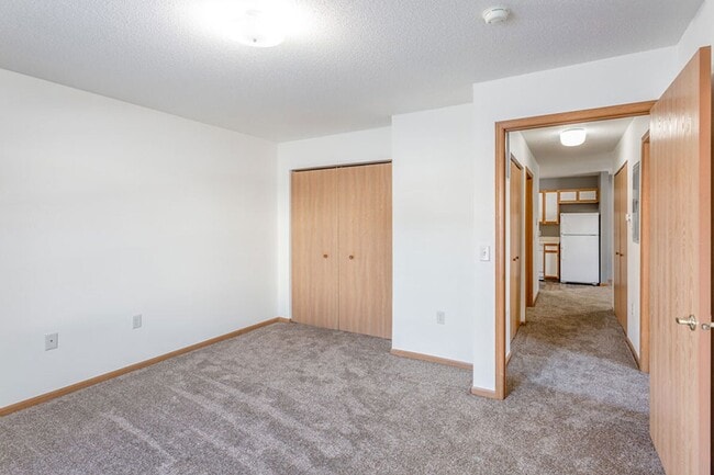 Building Photo - 4300 McKenzie Dr SE