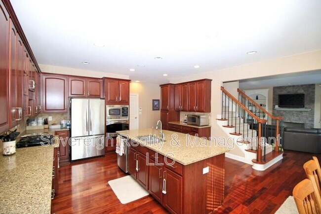 Building Photo - 2217 Chaseford Ln SW