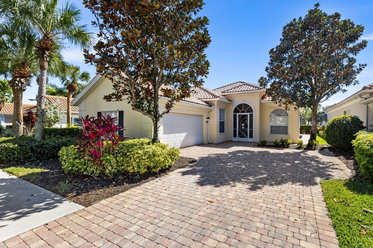 Foto principal - ** ISLAND WALK ** 3 BED + DEN / 2.5 BATH -...
