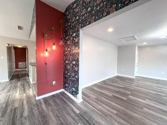 Foto del edificio - Eclectic & Charming Updated Ranch