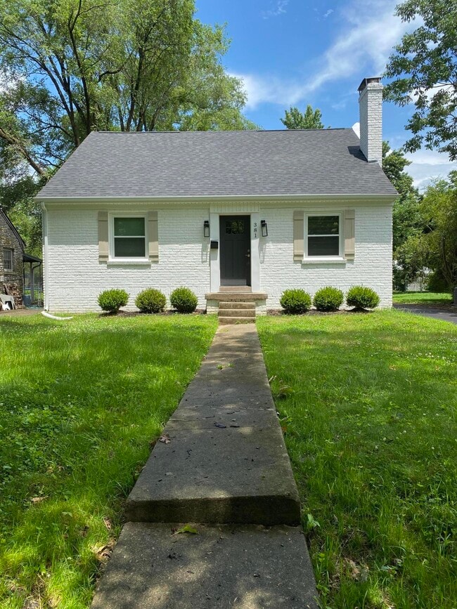 Building Photo - 381 Bob-O-Link Dr