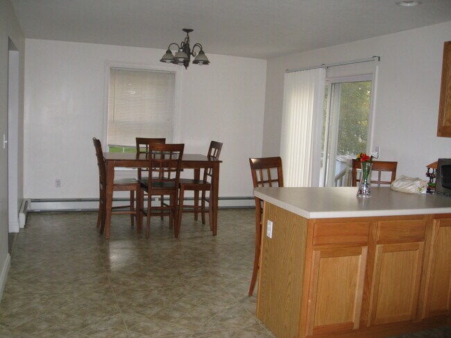 Building Photo - 18 Melvin Ave