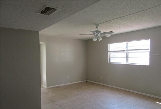 Foto del edificio - 463 76th Ave N