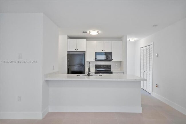Building Photo - 2 bedroom in North Miami FL 33161