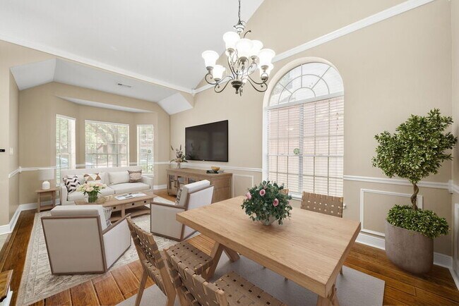 Foto del edificio - 2023 Chittim Trail Dr