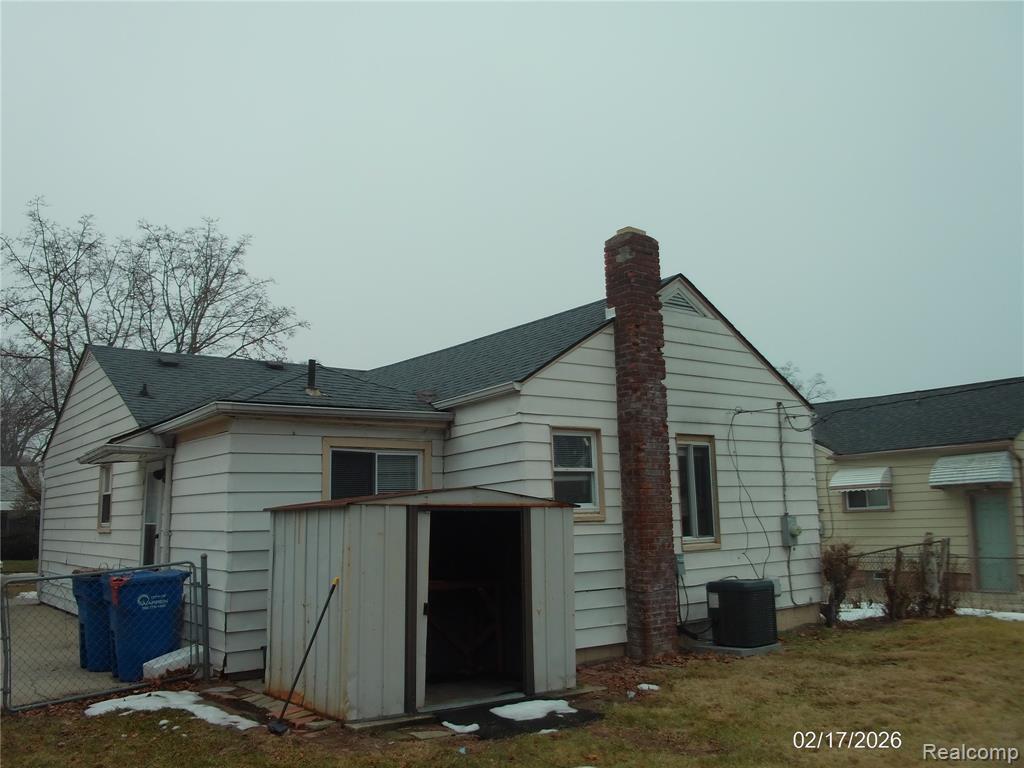 Foto del edificio - 22694 Le Fever Ave