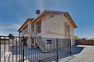 Building Photo - 6657 W Ocotillo Rd