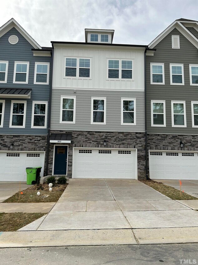 Foto principal - 1852 Fahey Dr