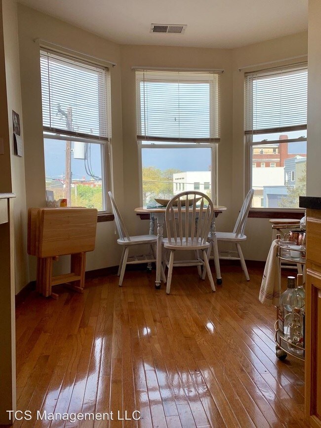 Foto del edificio - 2 br, 1 bath House - 837 S. 4th St. 3F