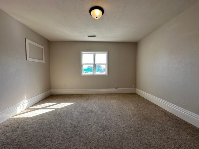 Foto del edificio - 1423 2nd Ave N