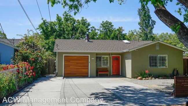 Building Photo - 3 br, 2 bath House - 1321 Carlton Ave