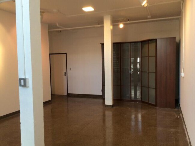 Building Photo - 1 bedroom in San Francisco CA 94107