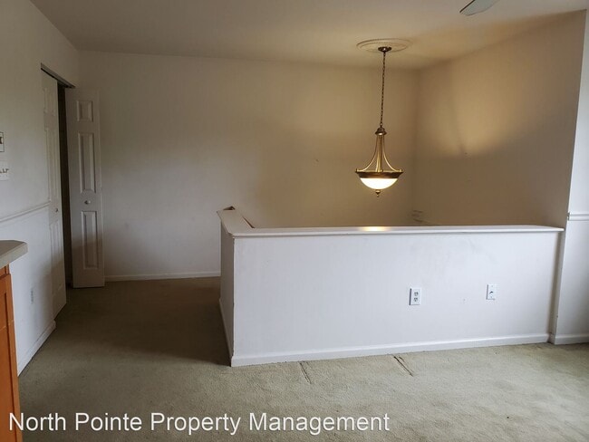 Building Photo - 2 br, 1.5 bath House - 100 Pickwick Place