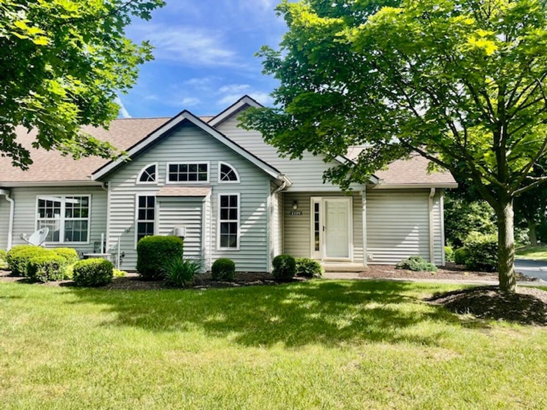 Primary Photo - BEAUTIFUL 2 Bedroom/2 Bath Condo, Move-In ...