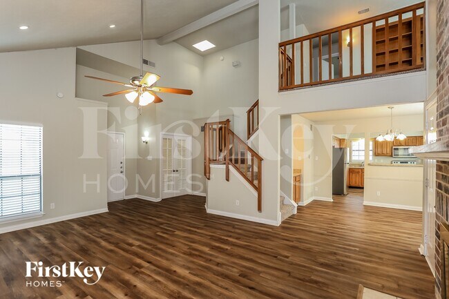 Building Photo - 2416 Sutton Dr