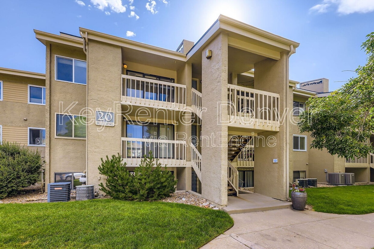 Primary Photo - 20 S Boulder Cir