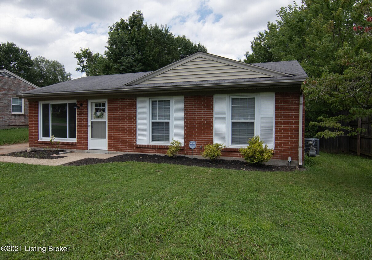 10017 Cardigan Dr, Louisville, KY 40299 House Rental in Louisville