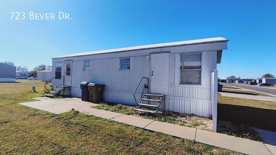 Foto principal - 723 Bever Dr