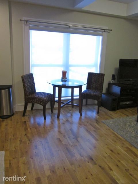 Foto del edificio - 1 br, 1 bath Apartment - 126 Charles St Apt 3