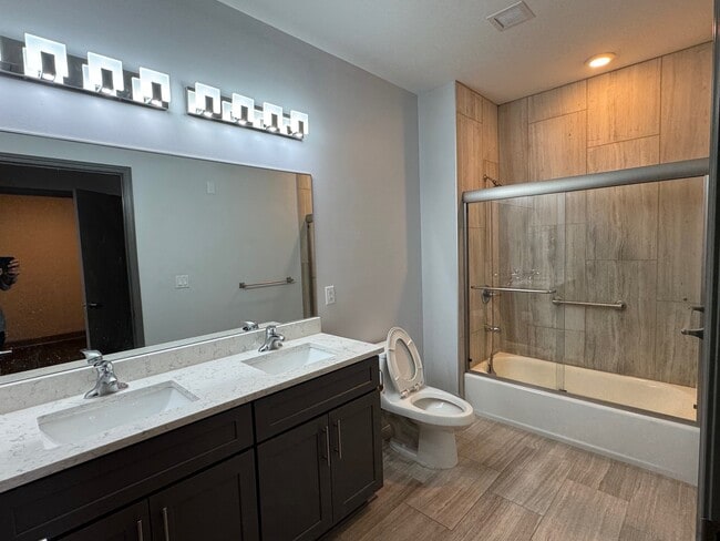 Building Photo - 600 East Ave