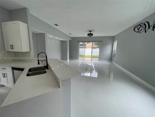 Building Photo - 3577 SW 51st St