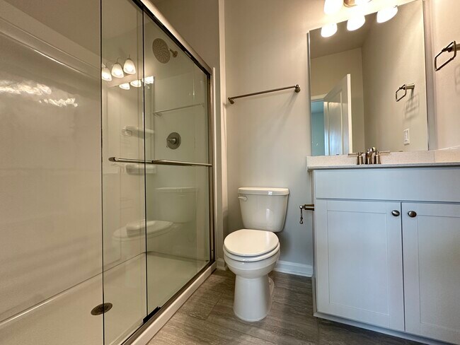 Foto del edificio - 2801 Farmhouse Dr