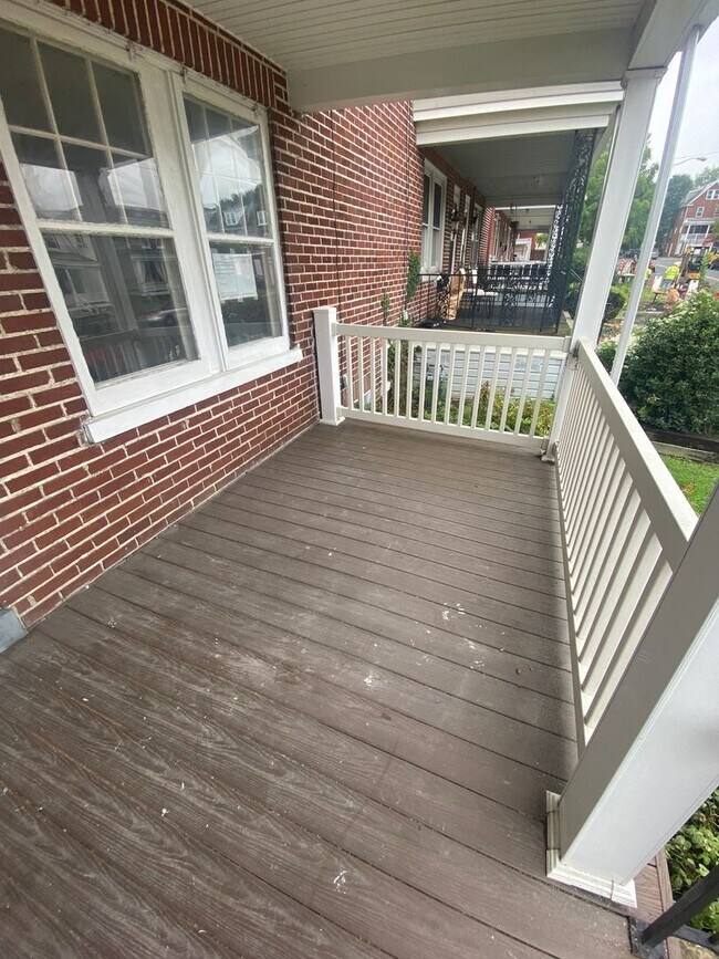 Foto del edificio - 3 br, 1 bath House - 632 THIRD STREET