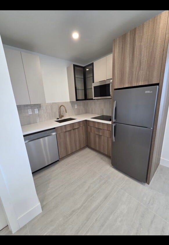 Photo - 1301 NE 13th Ave (Fort Lauderdale, FL)