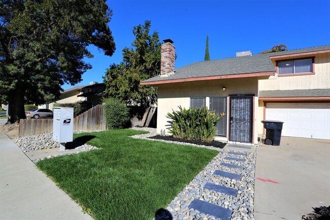 Building Photo - 1305 Sylvan Meadows Dr