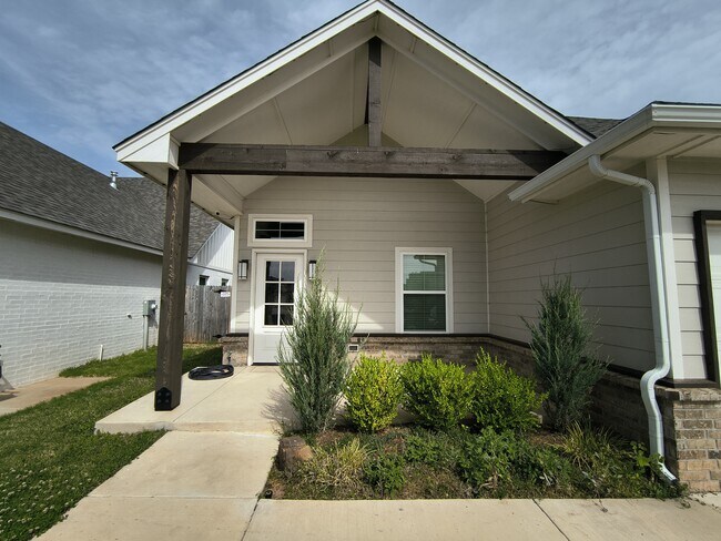 Foto del edificio - 2832 Wild Rose Ln