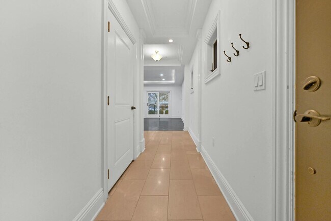 Building Photo - 9 Marquis Ct