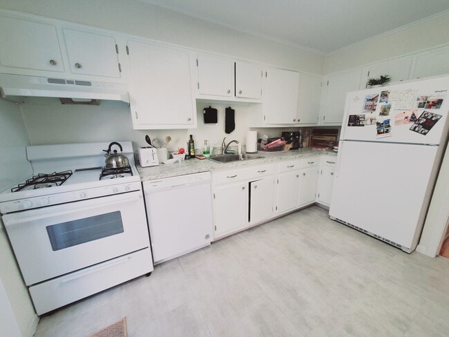 Photo - 11 Elmwood St House