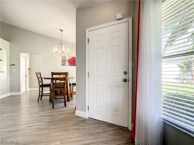 Foto del edificio - 13633 Admiral Ct