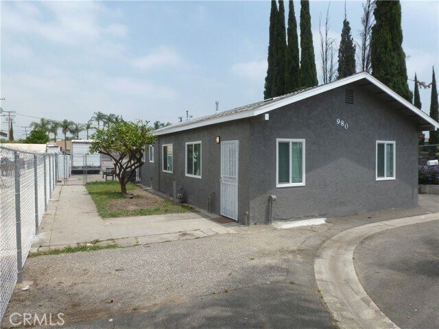 Primary Photo - 980 W Base Line St