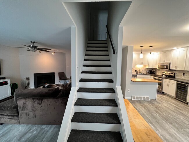 Entrance - 306 Whitpain Hls