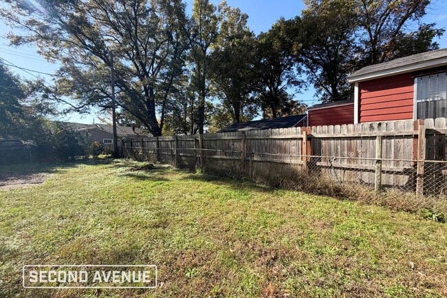 Building Photo - 2709 Henley Dr