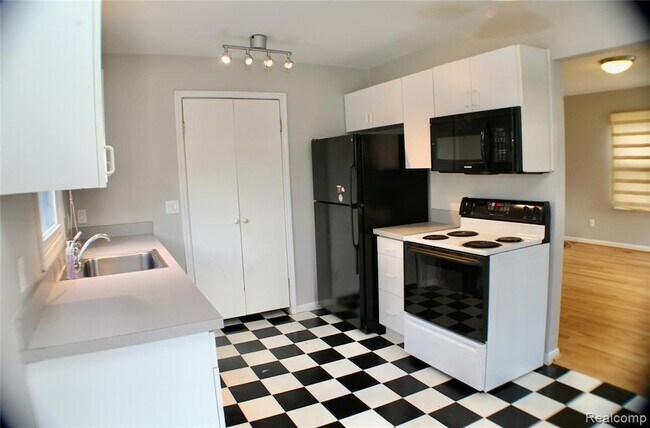 Foto del edificio - 2204 Barrett Ave