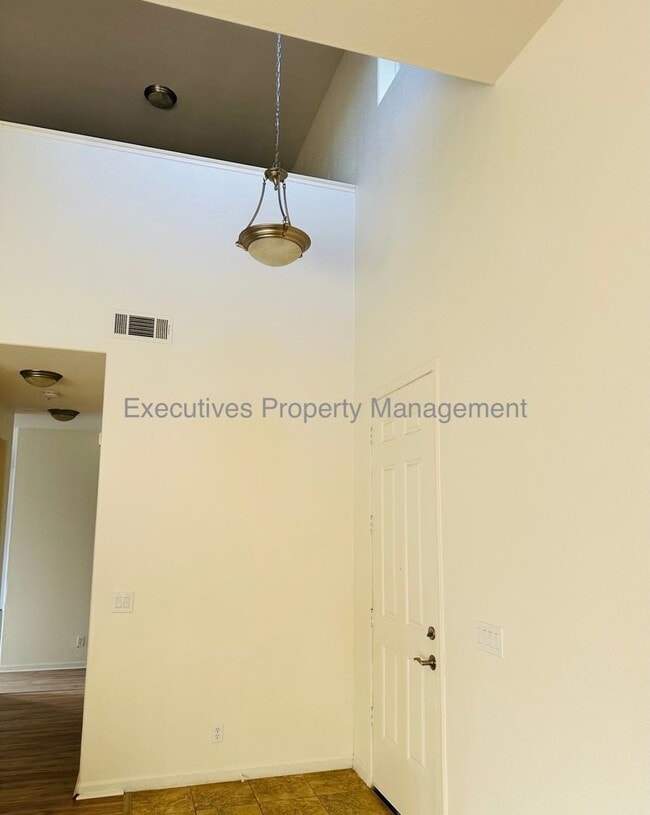 Building Photo - 182 Oleander Dr
