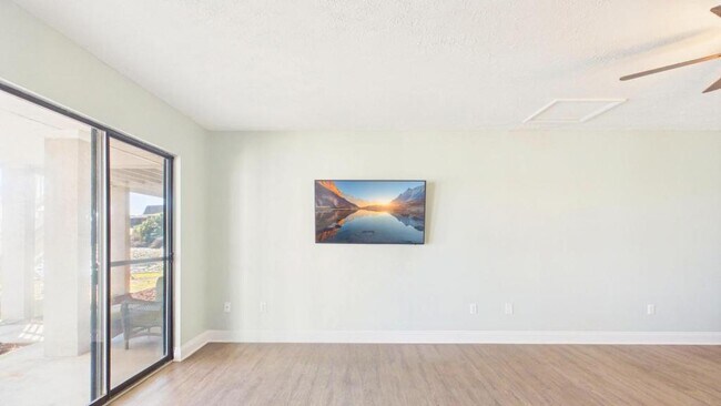 Foto del edificio - 301 Lullwater Dr