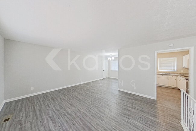 Building Photo - 6537 St Louis St