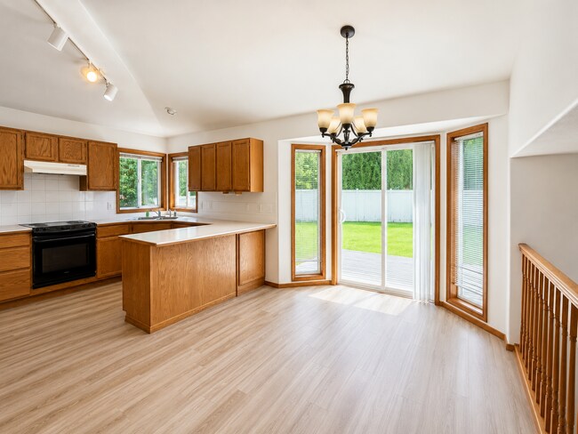 Foto del edificio - 8814 N Farmdale St