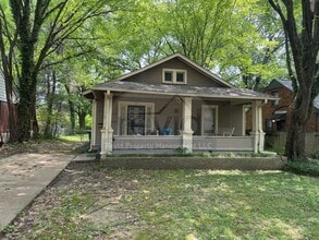 Building Photo - 582 Watson St